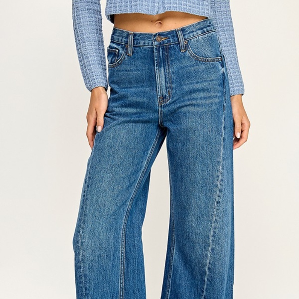 High-Waisted Wide Leg Jeans – Modern Minimalist Fit | NOIR21